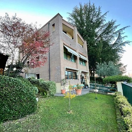 Hotel Visconti Cardano Al Campo Exteriör bild